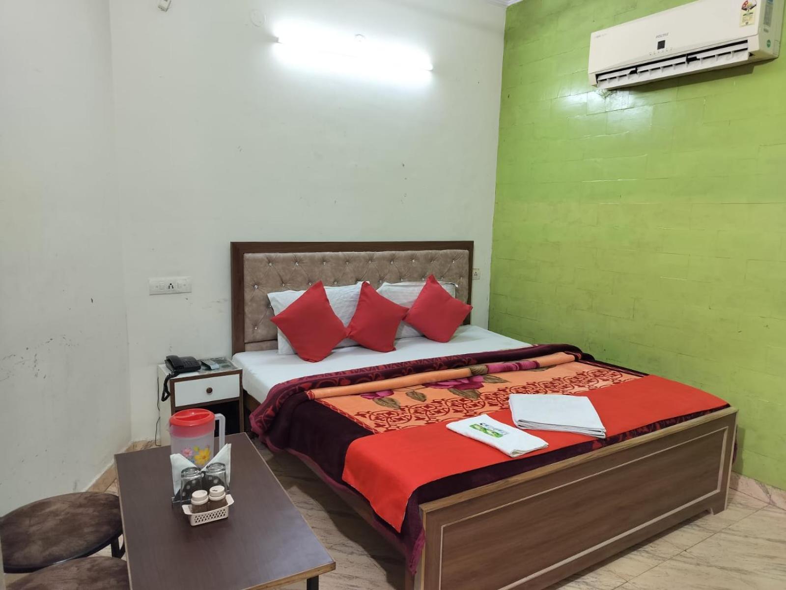 Hotel Holiday Inn Paradise Chandīgarh Eksteriør bilde