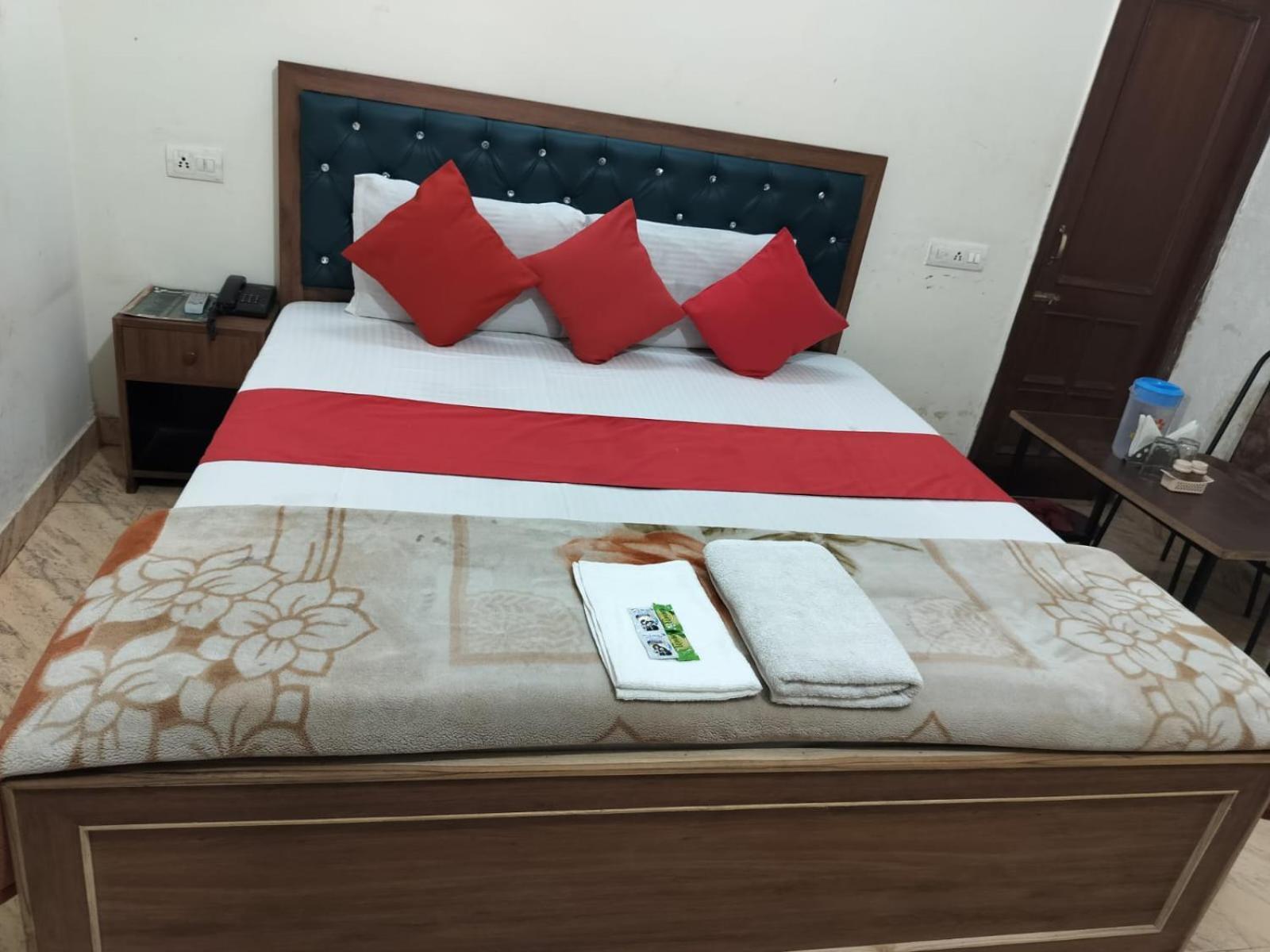 Hotel Holiday Inn Paradise Chandīgarh Eksteriør bilde