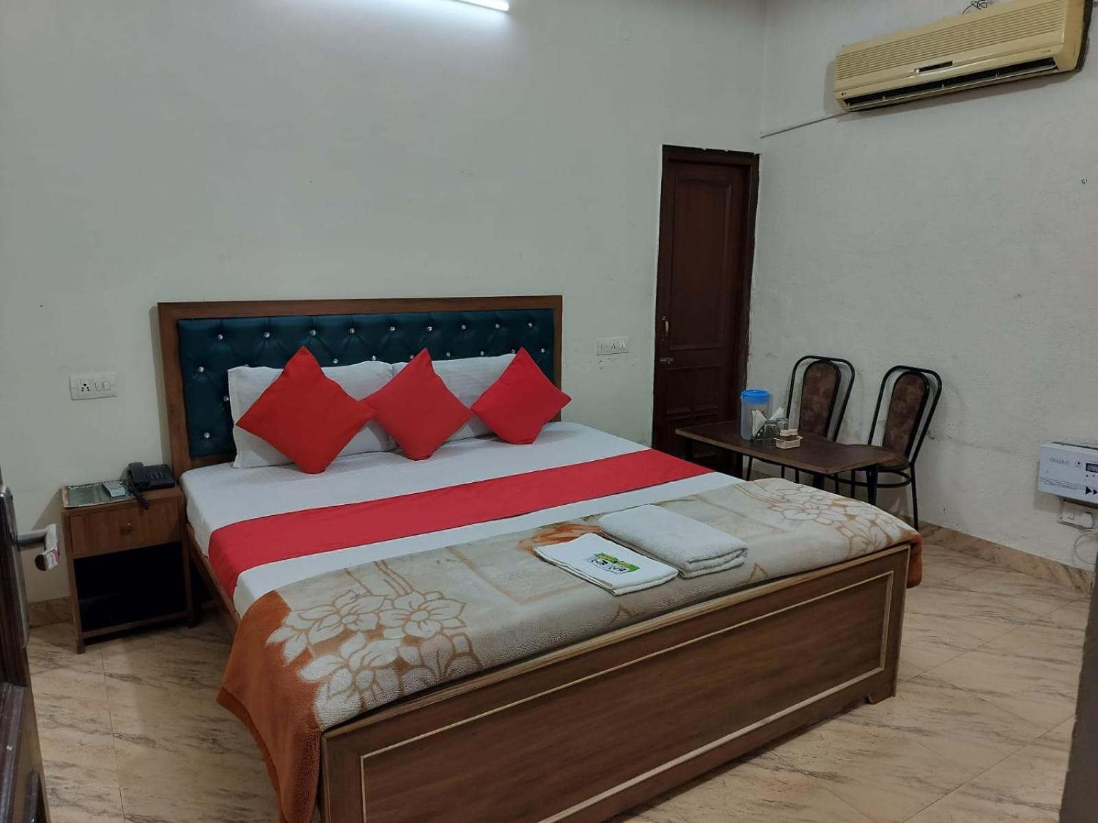 Hotel Holiday Inn Paradise Chandīgarh Eksteriør bilde