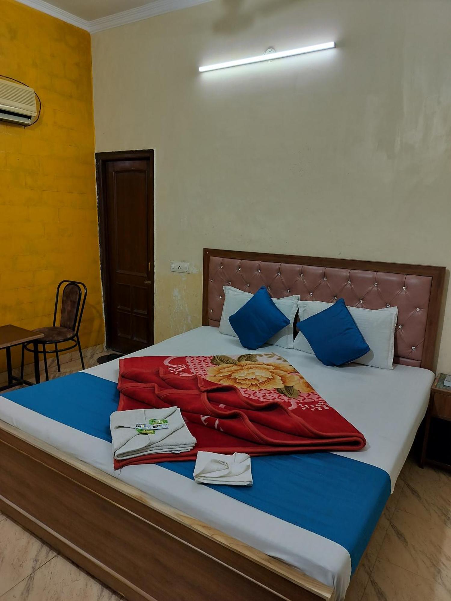 Hotel Holiday Inn Paradise Chandīgarh Eksteriør bilde