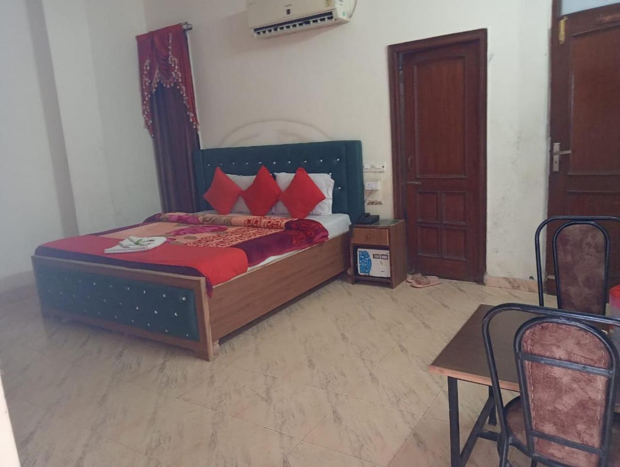 Hotel Holiday Inn Paradise Chandīgarh Eksteriør bilde