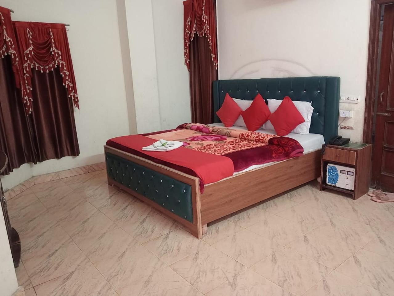 Hotel Holiday Inn Paradise Chandīgarh Eksteriør bilde
